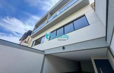 Imagem: A casa possui 3 Dormitórios, 4 Banheiros, 4 Vagas na garagem