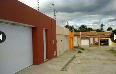 Imagem: A casa possui 2 Dormitórios, 1 Vaga na garagem e está localizado