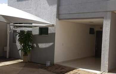 Imagem 2: Maravilhoso sobrado 3/4 com piscina em condomínio no Jardim Vila Boa