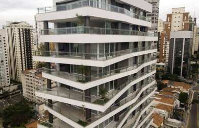 Imagem: O apartamento possui 4 Dormitórios, 5 Banheiros, 5 Vagas na