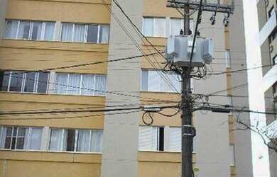 Imagem: O apartamento possui 3 Dormitórios, 1 Banheiro, 1 Vaga na garagem