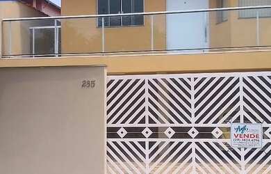 Imagem: A casa em condomínio à venda possui 3 Dormitórios, 3 Banheiros