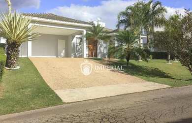 Imagem: A casa em condomínio possui 3 Dormitórios, 5 Banheiros, 4