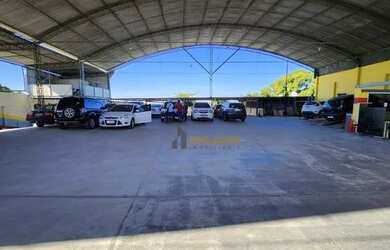Imagem: O depósito possui 5 Vagas na garagem, 1.800m² de Área e