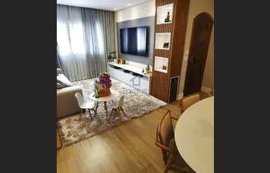 Imagem: A casa possui 3 Dormitórios, 1 Banheiro, 2 Vagas na garagem