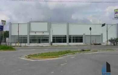 Imagem: O depósito possui 5 Vagas na garagem e 2260m² de Área e está