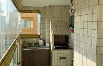 Imagem: O apartamento possui 1 Dormitório, 1 Banheiro, 1 Vaga na garagem