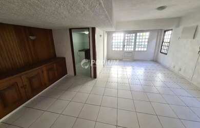 Imagem: A casa em condomínio possui 4 Dormitórios, 5 Banheiros, 2