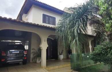 Imagem: A casa possui 4 Dormitórios, 4 Banheiros, 2 Vagas na garagem