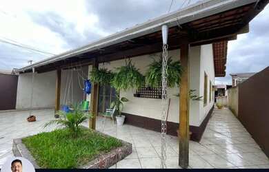 Imagem: A casa possui 3 Dormitórios, 1 Banheiro, 4 Vagas na garagem