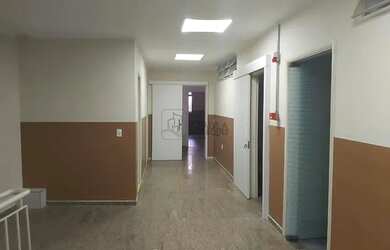 Imagem: O depósito e possui Dormitórios, Suítes, Banheiros, 166-0m²