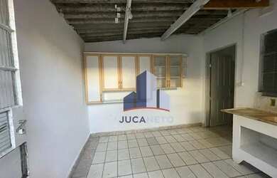 Imagem: A casa possui 2 Dormitórios, 1 Banheiro, 1 Vaga na garagem