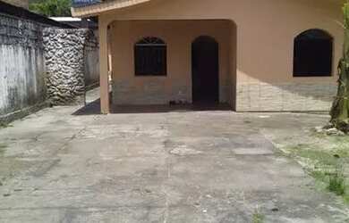 Imagem: A casa possui 2 Dormitórios, 1 Banheiro e 2 Vagas na garagem