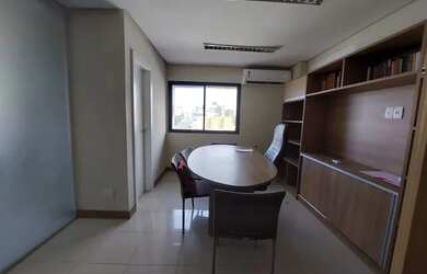 Imagem: O depósito possui 2 Vagas na garagem, 30m² de Área e Imóvel