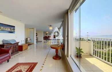 Imagem: O apartamento na cobertura possui 4 Dormitórios, 3 Banheiros