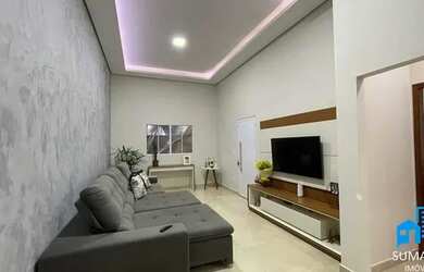 Imagem: A casa à venda possui 2 Dormitórios, 3 Banheiros, 2 Vagas