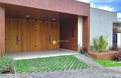 Imagem: A casa em condomínio possui 3 Dormitórios, 4 Banheiros, 4