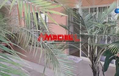 Imagem: O apartamento possui 4 Dormitórios, 2 Banheiros, 2 Vagas na