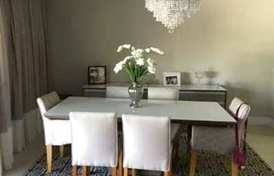 Imagem: O apartamento possui 3 Dormitórios, 5 Banheiros, 2 Vagas na