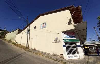 Imagem: A casa possui 3 Dormitórios, 3 Banheiros, 3 Vagas na garagem