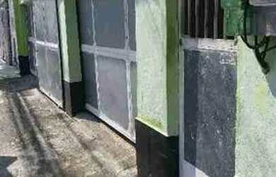 Imagem: A casa possui 1 Dormitório, 1 Banheiro, 1 Vaga na garagem e