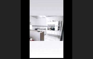 Imagem: A casa possui 2 Dormitórios, 1 Banheiro, 70m² de Área, Varanda