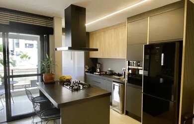 Imagem: O apartamento possui 2 Dormitórios, 2 Banheiros, 2 Vagas na