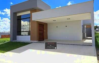 Imagem: A casa possui 3 Dormitórios, 2 Banheiros, 3 Vagas na garagem