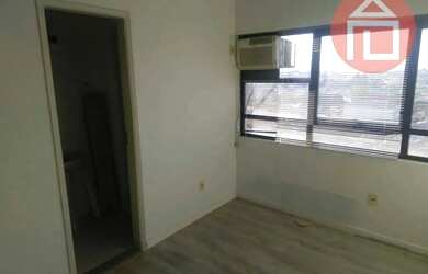 Imagem: O depósito possui 1 Vaga na garagem, 54m² de Área e está