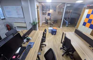 Imagem 6: Conjunto de salas prontas para uso no Hangar Business 64 m², reformada!