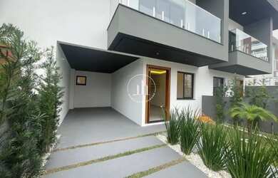 Imagem: A casa possui 2 Dormitórios, 2 Banheiros, 2 Vagas na garagem