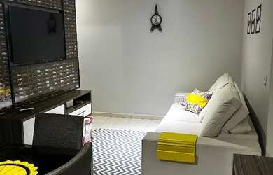 Imagem: O apartamento possui 2 Dormitórios, 1 Banheiro, 1 Vaga na garagem