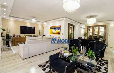 Imagem: A casa possui 4 Dormitórios, 4 Banheiros, 3 Vagas na garagem