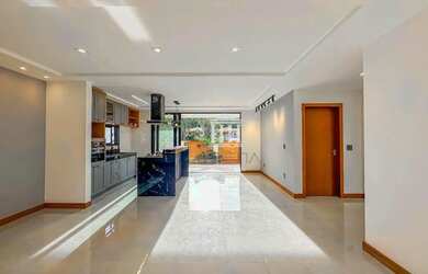 Imagem: A casa em condomínio possui 4 Dormitórios, 3 Banheiros, 2