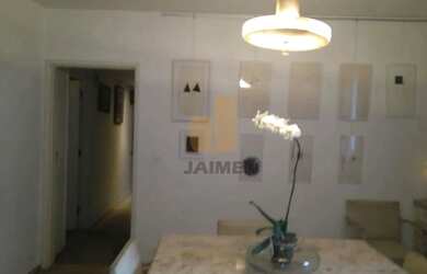 Imagem: O apartamento possui 3 Dormitórios, 1 Banheiro, 2 Vagas na