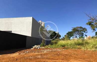 Imagem: O terreno possui 540m² de Área e está localizado em Vila
