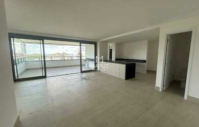 Imagem: O apartamento possui 4 Dormitórios, 5 Banheiros, 3 Vagas na