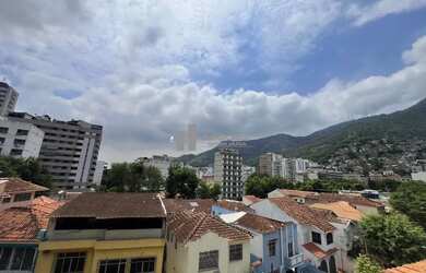 Imagem: O apartamento possui 4 Dormitórios, 4 Banheiros e 120m² de