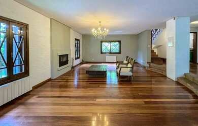 Imagem 8: CASA 4 DORMITORIOS. Piscina, Churrasqueira, VarandaeGuarda roupa