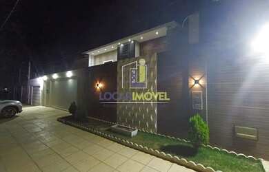 Imagem: A casa possui 5 Dormitórios, 5 Banheiros, 490m² de Área e