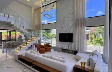 Imagem: A casa em condomínio possui 4 Dormitórios, 5 Banheiros, 4