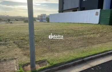 Imagem 2: Terreno disponível para venda no bairro Granja Marileusa em Uberlândia-MG