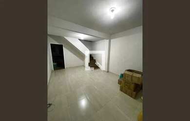 Imagem: A casa possui 2 Dormitórios, 1 Banheiro, 1 Vaga na garagem