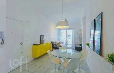 Imagem: O apartamento possui 2 Dormitórios, 1 Banheiro, 2 Vagas na