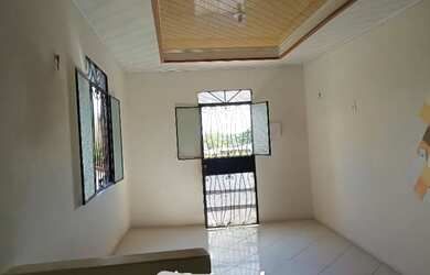 Imagem 2: Casa 3 quartos. Varanda, 200m² de Área, 2 Vagas na garageme3 Dormitórios