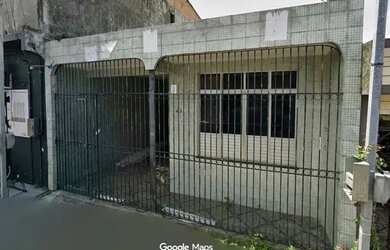 Imagem: A casa possui 2 Dormitórios, 1 Banheiro, 1 Vaga na garagem