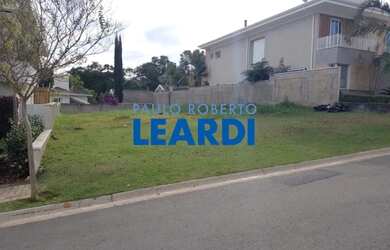 Imagem: O terreno à venda possui e está localizado em Jardim Europa