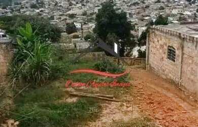 Imagem: O terreno possui 300m² de Área e está localizado em Barcelona