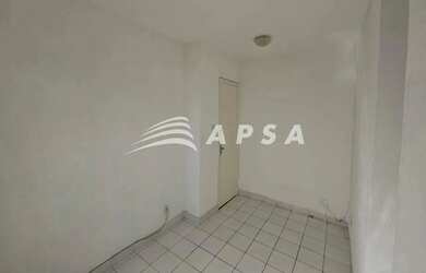 Imagem: O apartamento possui 1 Dormitório, 1 Banheiro, 1 Vaga na garagem