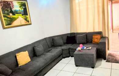 Imagem: A casa possui 3 Dormitórios, 1 Banheiro, 3 Vagas na garagem